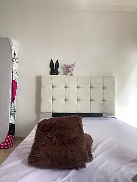 Kuromy x online show from February 8, 2026, 4:43 pm