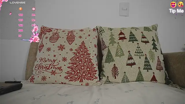 Roxybeautyy online show from February 9, 2026, 9:35 am