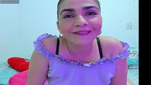 Snapshot of woman_rosse chatting on September 19, 2025, 11:27 pm woman rosse online show from September 19, 2025, 11:27 pm