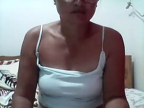 Snapshot of nathalie0045 chatting on October 19, 2025, 11:44 am nathalie0045 online show from October 19, 2025, 11:44 am