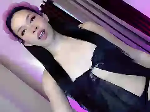 mysterious flower101 online show from November 25, 2025, 11:05 pm