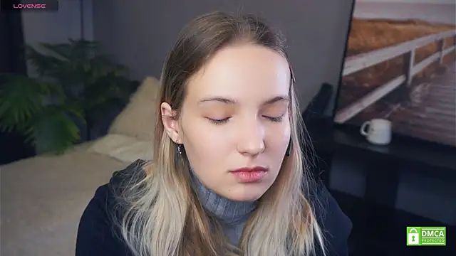 HongTomczak online show from September 19, 2025, 7:10 am