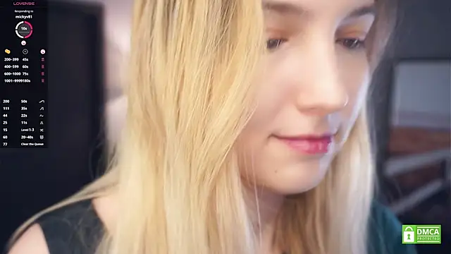 HongTomczak online show from October 10, 2025, 8:13 am