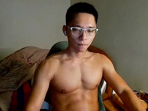 iron0401 online show from February 17, 2026, 4:02 pm