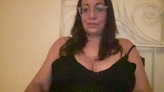 RosaFreya online show from July 3, 2026, 3:46 am