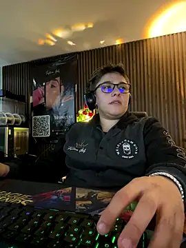 IanGilbert online show from December 20, 2025, 7:04 am