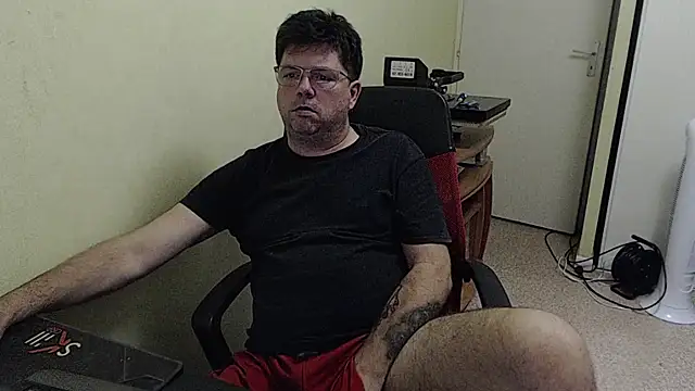 Snapshot of blueandwhite1 chatting on September 29, 2025, 5:51 pm blueandwhite1 online show from September 29, 2025, 5:51 pm