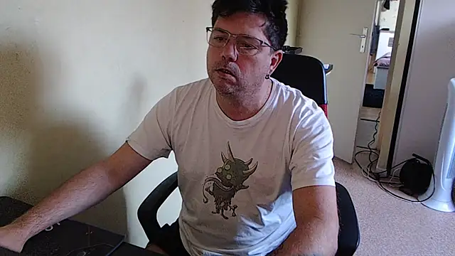 Snapshot of blueandwhite1 chatting on October 11, 2025, 7:07 am blueandwhite1 online show from October 11, 2025, 7:07 am