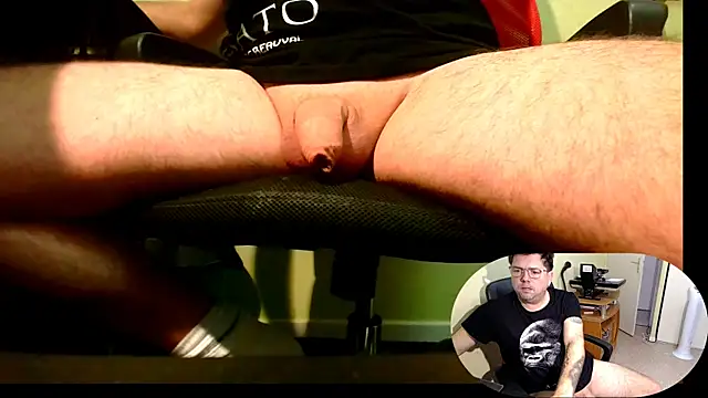 Snapshot of blueandwhite1 chatting on November 15, 2025, 10:23 am blueandwhite1 online show from November 15, 2025, 10:23 am