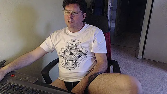 Snapshot of blueandwhite1 chatting on February 11, 2026, 3:39 pm blueandwhite1 online show from February 11, 2026, 3:39 pm