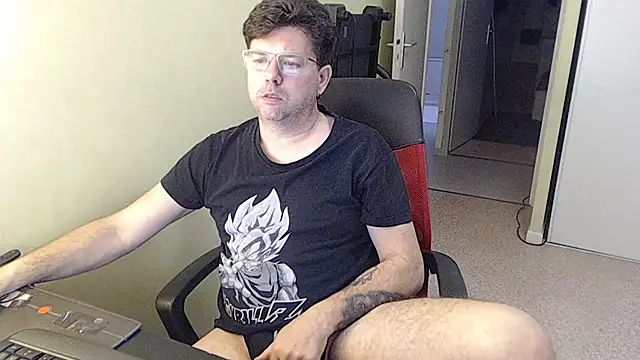 Snapshot of blueandwhite1 chatting on February 14, 2026, 9:39 am blueandwhite1 online show from February 14, 2026, 9:39 am