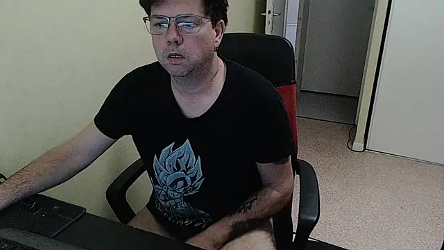 Snapshot of blueandwhite1 chatting on March 4, 2026, 7:47 am blueandwhite1 online show from March 4, 2026, 7:47 am