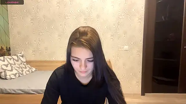 TianaWidell online show from January 17, 2026, 2:11 pm