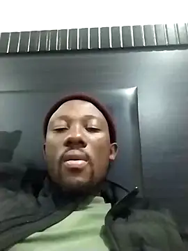 BlackGoldenDck online show from November 6, 2025, 8:32 pm