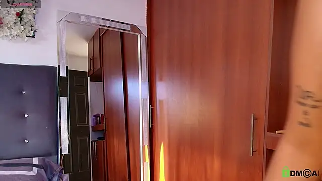 madisonwalkeeer online show from November 11, 2025, 8:42 pm