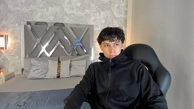 Tyler durten online show from October 3, 2025, 2:52 am