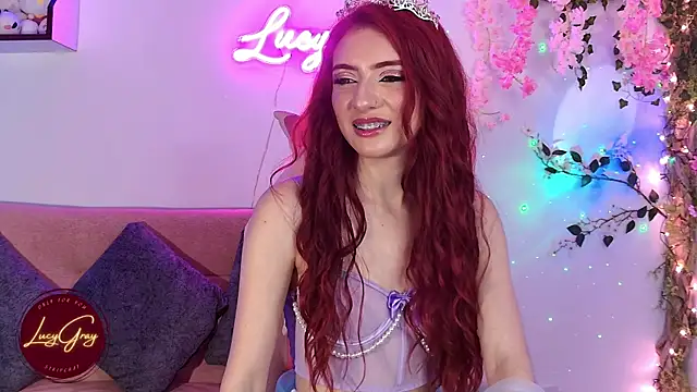 LucyGray online show from September 23, 2025, 3:42 am