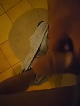 Snapshot of justeadeux chatting on November 4, 2025, 3:27 am justeadeux online show from November 4, 2025, 3:27 am