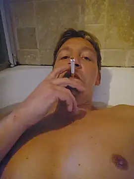 Snapshot of justeadeux chatting on November 6, 2025, 4:08 pm justeadeux online show from November 6, 2025, 4:08 pm