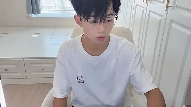 Snapshot of STxuguanhan chatting on September 20, 2025, 7:53 am STxuguanhan online show from September 20, 2025, 7:53 am