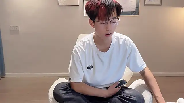 Snapshot of STxuguanhan chatting on October 1, 2025, 9:04 am STxuguanhan online show from October 1, 2025, 9:04 am