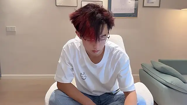 Snapshot of STxuguanhan chatting on October 6, 2025, 1:30 pm STxuguanhan online show from October 6, 2025, 1:30 pm