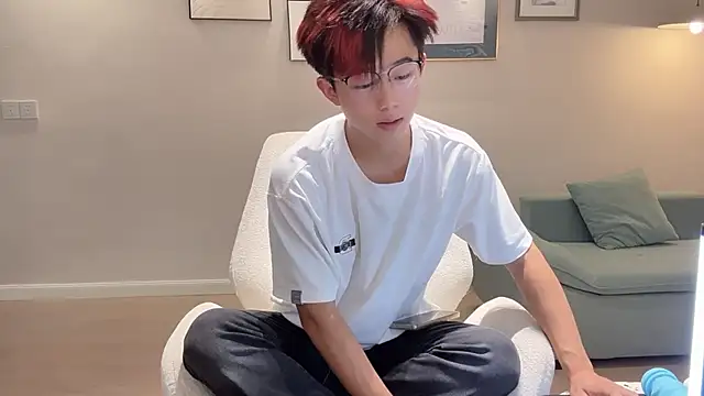 Snapshot of STxuguanhan chatting on October 9, 2025, 7:50 am STxuguanhan online show from October 9, 2025, 7:50 am