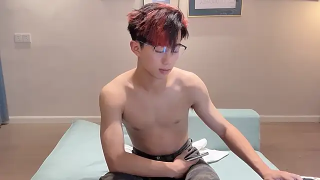 Snapshot of STxuguanhan chatting on October 12, 2025, 8:35 am STxuguanhan online show from October 12, 2025, 8:35 am