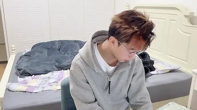 Snapshot of STxuguanhan chatting on November 25, 2025, 9:42 am STxuguanhan online show from November 25, 2025, 9:42 am