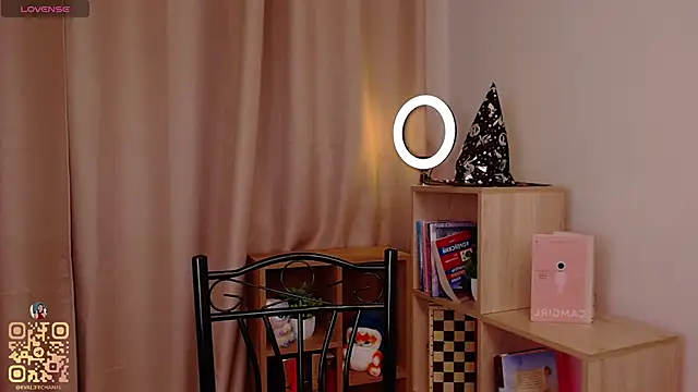 Snapshot of EvaJackson111 chatting on October 13, 2025, 2:17 pm EvaJackson111 online show from October 13, 2025, 2:17 pm