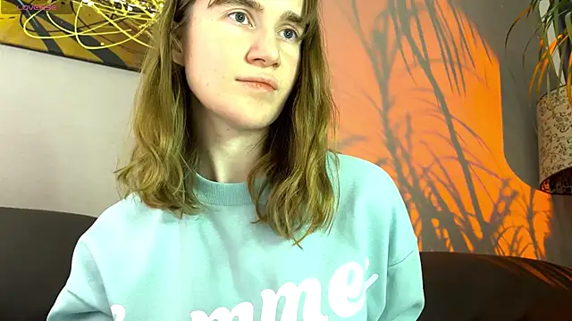 Snapshot of velina__ chatting on September 25, 2025, 7:50 pm velina online show from September 25, 2025, 7:50 pm