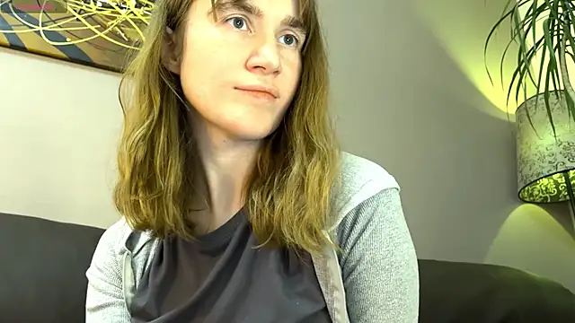 Snapshot of velina__ chatting on October 19, 2025, 8:31 pm velina online show from October 19, 2025, 8:31 pm