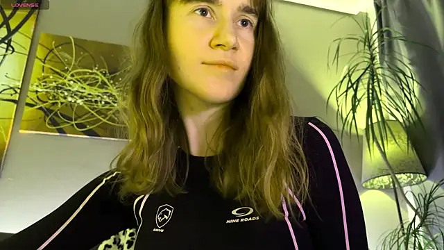 velina   online show from December 20, 2025, 10:17 pm