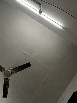 xyz-indian online show from November 14, 2025, 9:13 pm