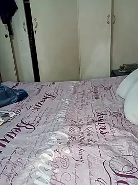 keisha051990 online show from November 8, 2025, 4:07 pm