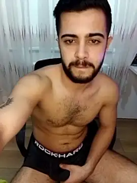 Snapshot of Ozi1910 chatting on October 25, 2025, 2:35 pm Ozi1910 online show from October 25, 2025, 2:35 pm