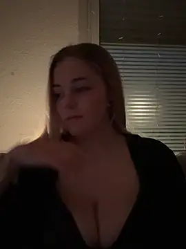 ItsLxsa online show from April 18, 2026, 7:07 pm