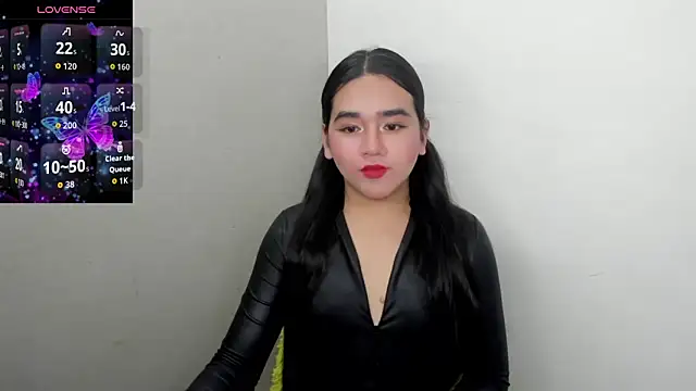 Sanya Luxx online show from December 14, 2025, 11:48 am