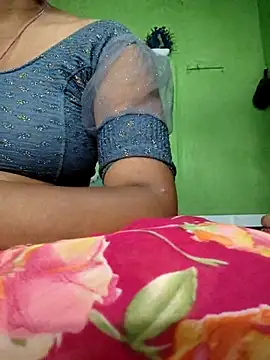 Snapshot of Hot_pooja55 chatting on September 25, 2025, 12:36 am Hot pooja55 online show from September 25, 2025, 12:36 am