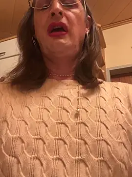 Cleohot1977 online show from January 5, 2026, 5:27 pm