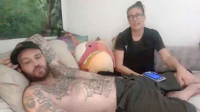 RaynLiz online show from September 21, 2025, 11:45 am