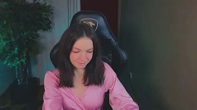 Snapshot of Loona_Eclipse chatting on September 16, 2025, 8:32 pm Loona Eclipse online show from September 16, 2025, 8:32 pm