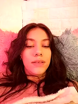 Snapshot of emmii_cute chatting on November 5, 2025, 10:21 pm emmii cute online show from November 5, 2025, 10:21 pm