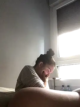 Snapshot of prettylittlefooxy chatting on November 16, 2025, 4:01 pm prettylittlefooxy online show from November 16, 2025, 4:01 pm