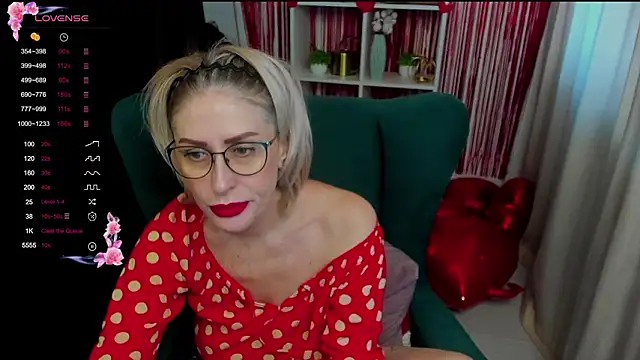 Snapshot of PamellaMurphy chatting on February 13, 2026, 4:08 am PamellaMurphy online show from February 13, 2026, 4:08 am