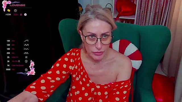 Snapshot of PamellaMurphy chatting on February 20, 2026, 7:43 am PamellaMurphy online show from February 20, 2026, 7:43 am