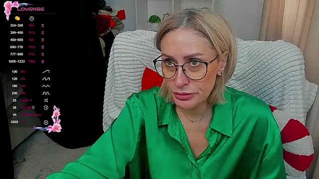 Snapshot of PamellaMurphy chatting on February 24, 2026, 6:11 am PamellaMurphy online show from February 24, 2026, 6:11 am