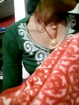 Snapshot of Hot-yuo84 chatting on November 5, 2025, 8:09 pm Hot-yuo84 online show from November 5, 2025, 8:09 pm