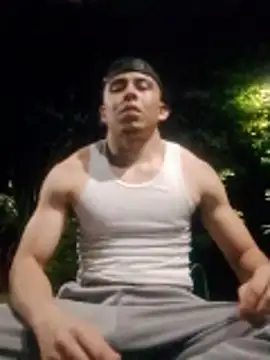 Snapshot of Eross_Santy chatting on February 5, 2026, 5:12 am Eross Santy online show from February 5, 2026, 5:12 am