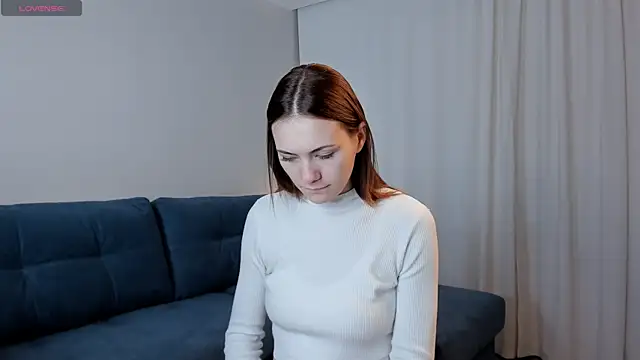 SirenaOstrem online show from October 16, 2025, 1:06 am